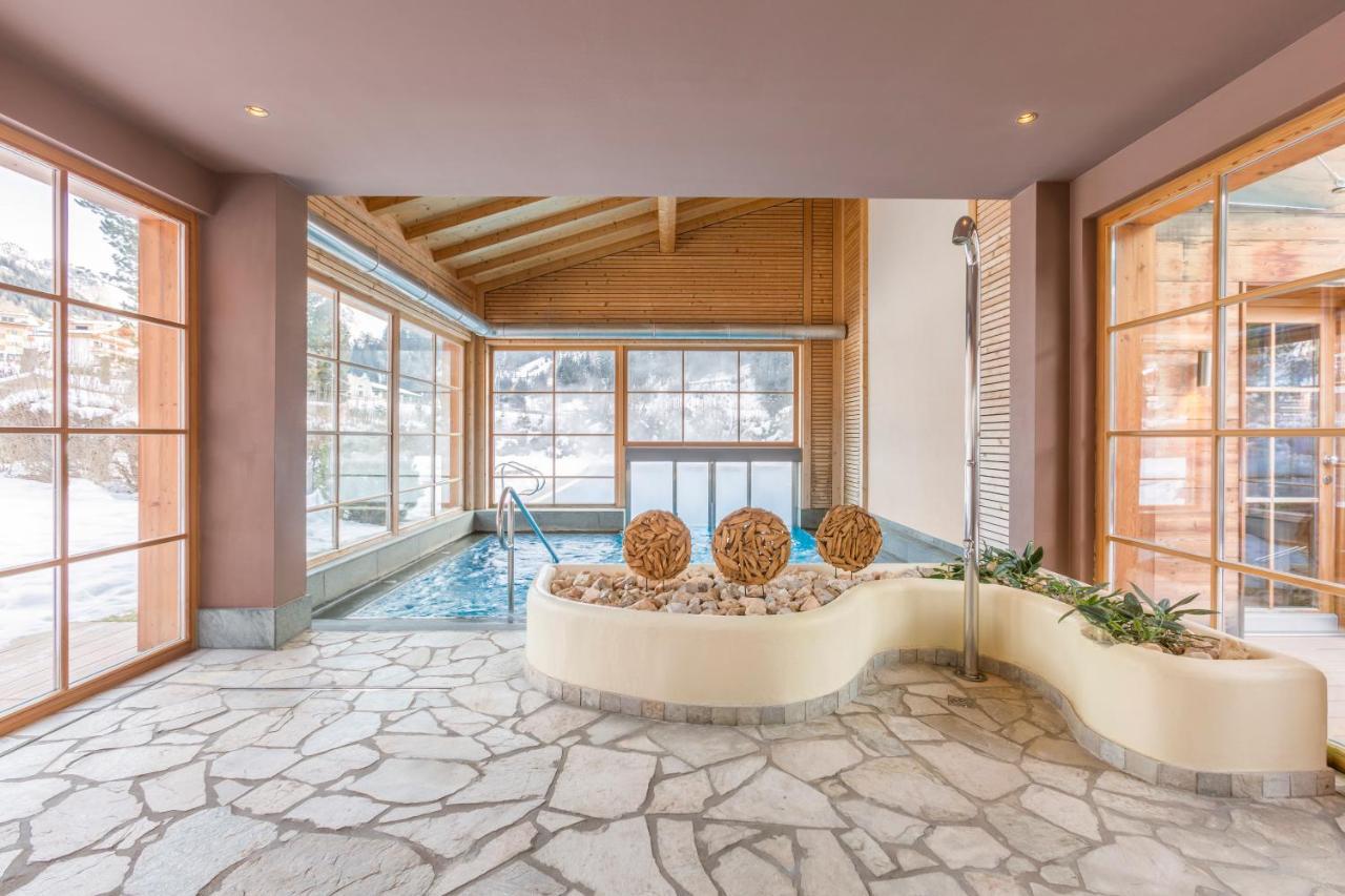 Family Hotel Posta Santa Cristina Val Gardena Exterior photo
