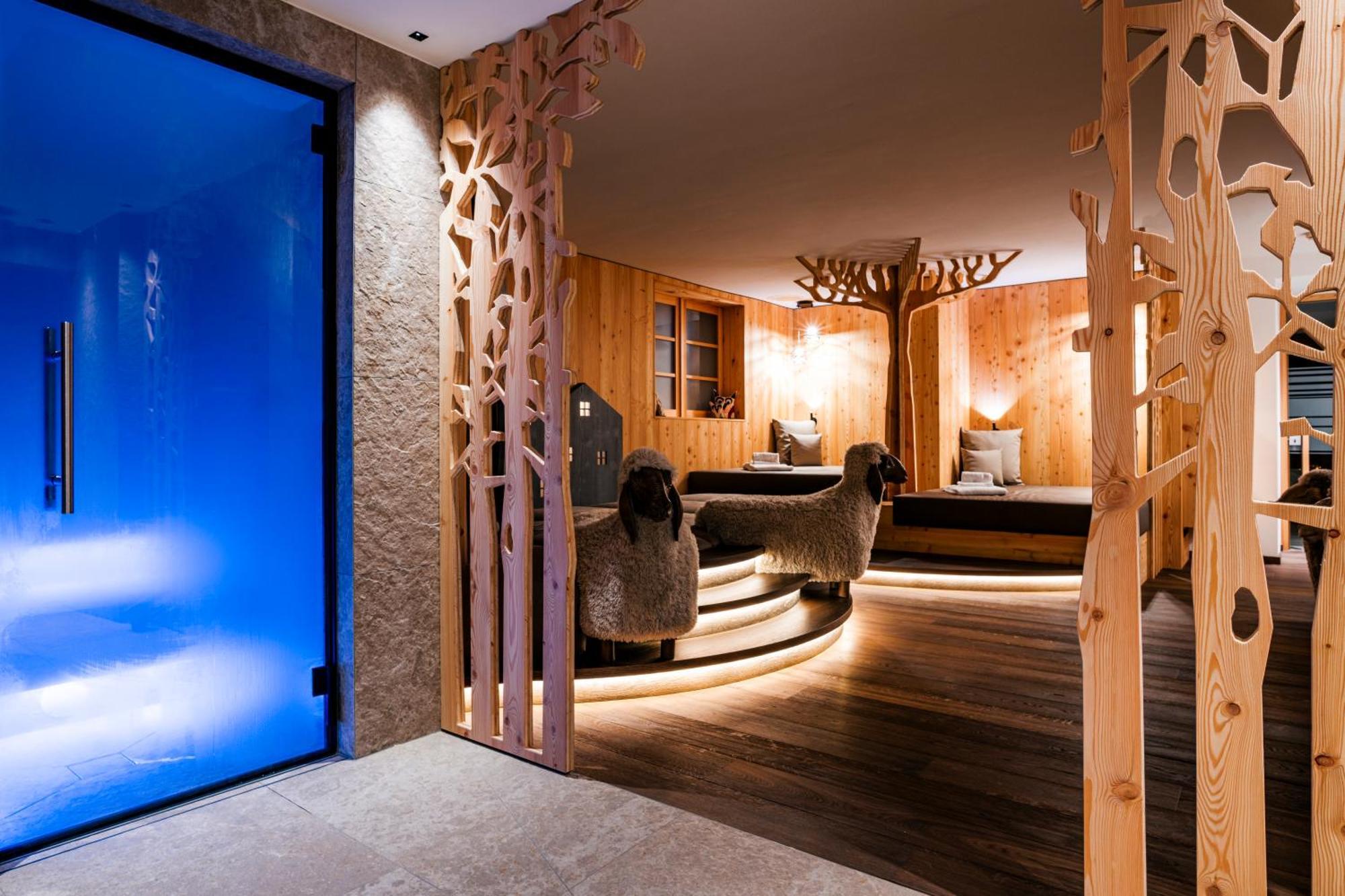 Family Hotel Posta Santa Cristina Val Gardena Exterior photo