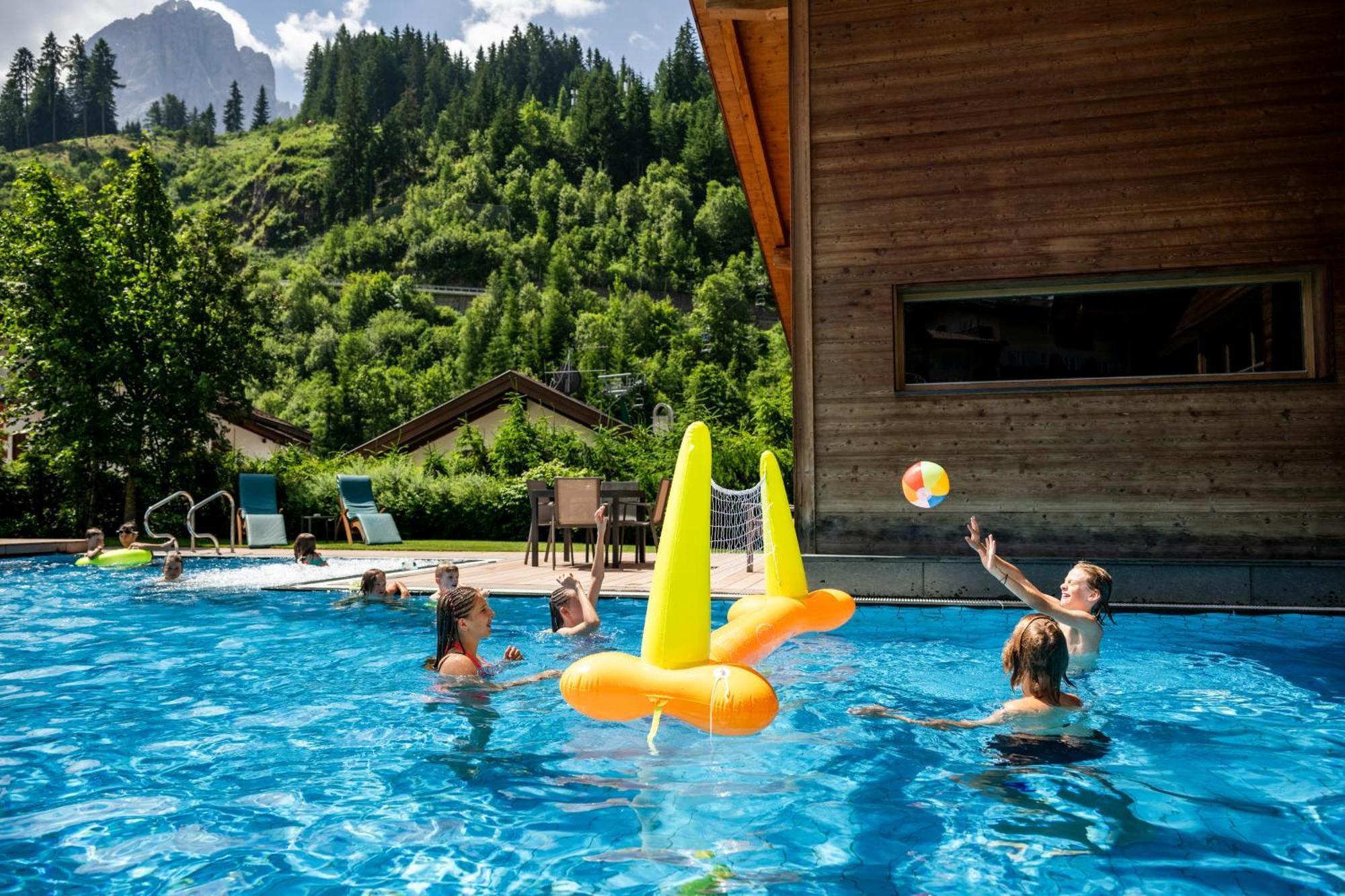 Family Hotel Posta Santa Cristina Val Gardena Exterior photo