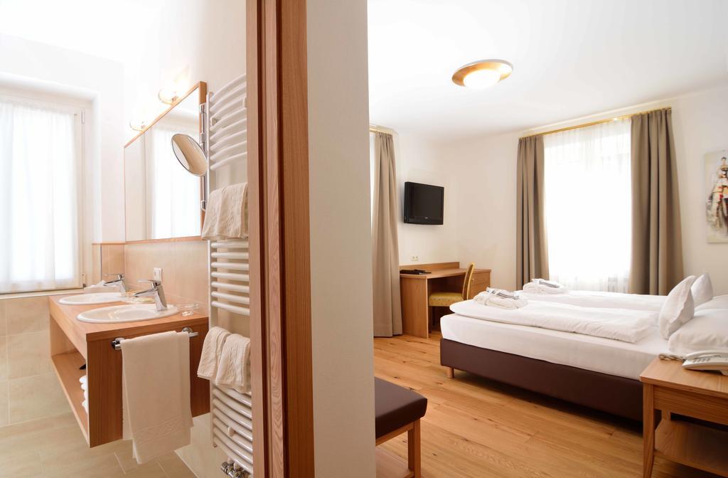 Family Hotel Posta Santa Cristina Val Gardena Exterior photo